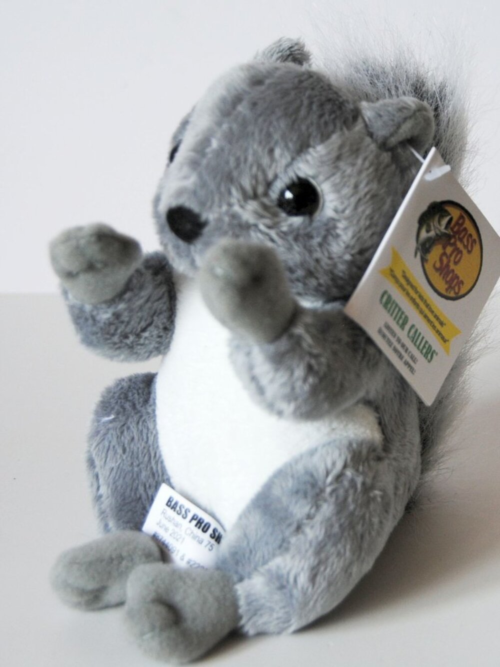 Bass Pro Shops Squirrel Critter Callers Makes Squirrel Sounds Gray White NWT